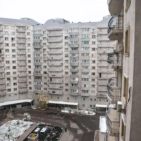 Квартира На Большую Семью 8-9 Человек 59 Almaty Exterior photo