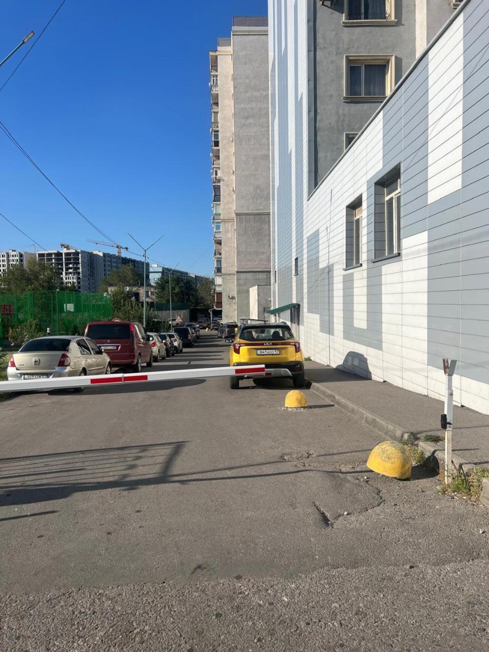 Apartment на большую семью 8-9 человек 59 Almaty