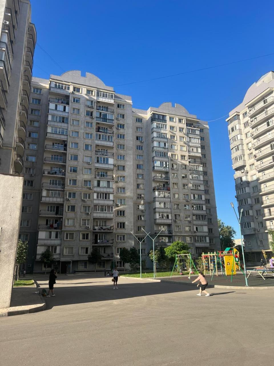 на большую семью 8-9 человек 59 Apartment Almaty