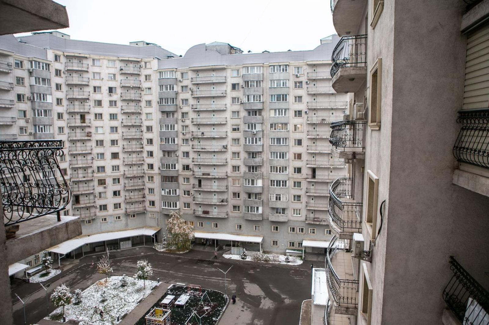 на большую семью 8-9 человек 59 Apartment Almaty