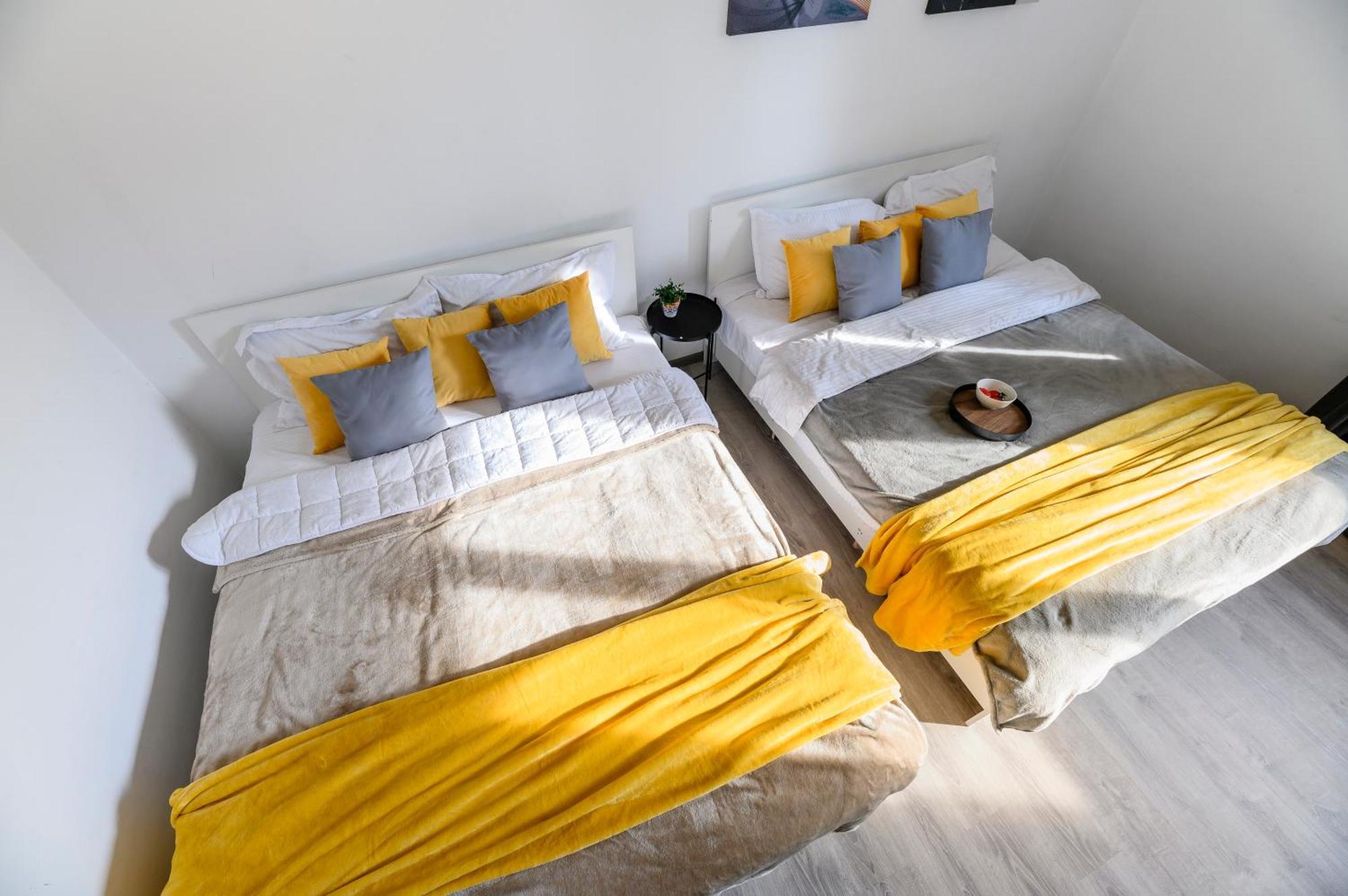 на большую семью 8-9 человек 59 Apartment Almaty